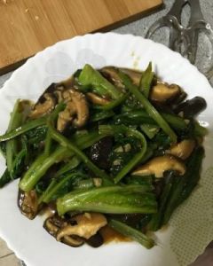 香菇油麦菜做法 香菇油麦菜牛肉丸子怎么做