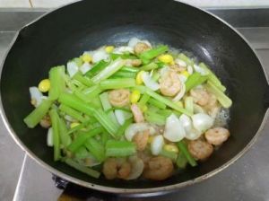 芹菜豆干虾仁的做法大全家常 芹菜炒虾仁的家常做法