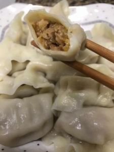 东北酸白菜饺子的做法 经典东北菜饺子的做法