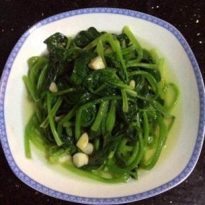 家常炒菠菜 怎样炒菠菜好吃