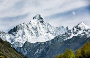 美丽的雪山包图片